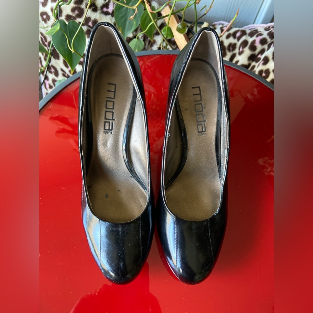 Moda Spana patent leather platform pump heels